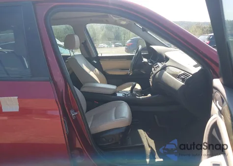 2011 BMW X3 xDrive28I z USA, uszkodzony, nr VIN 5UXWX5C53BL709855